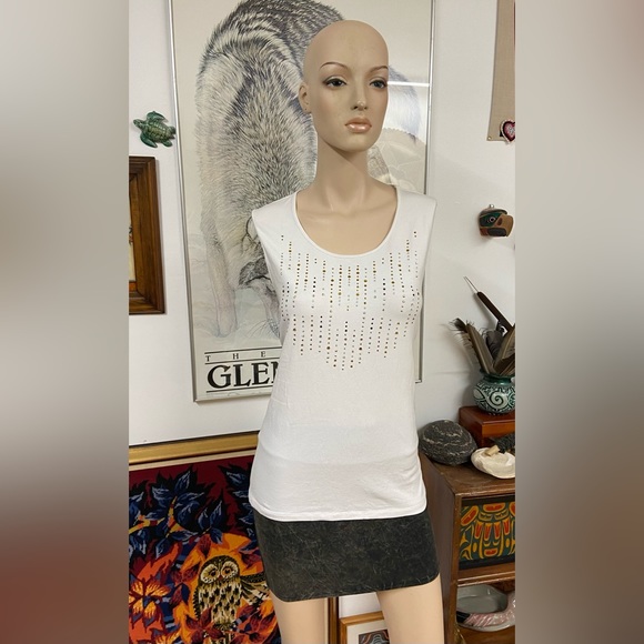 🐦‍⬛4/$20🐦‍⬛ Tank Top with Golden Spheres Appliqués in Subtle Cat/Heart Shape - Picture 5 of 15